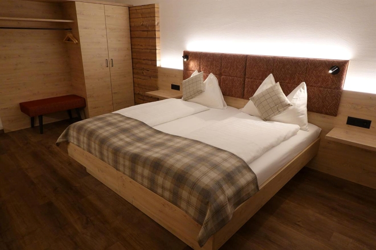 Hotel Schweizerhof Engelberg, example of double or twin Alpin room