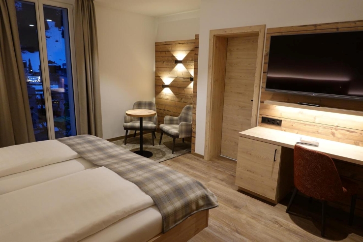 Hotel Schweizerhof Engelberg, example of double or twin Alpin room